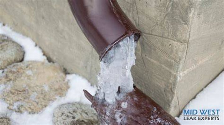 At what temperature do pipes burst?