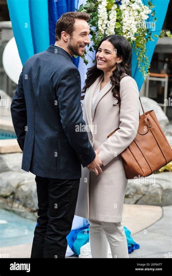 Brendon Zub – Actor, Bio, Hallmark, Girlfriend, Net Worth