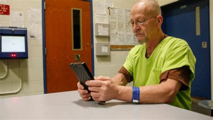Can inmates watch movies?