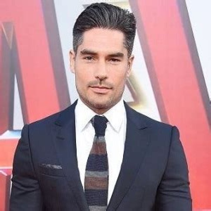 D. J. Cotrona – Girlfriend, Wife, Children, Siblings, Divorce, Net Worth