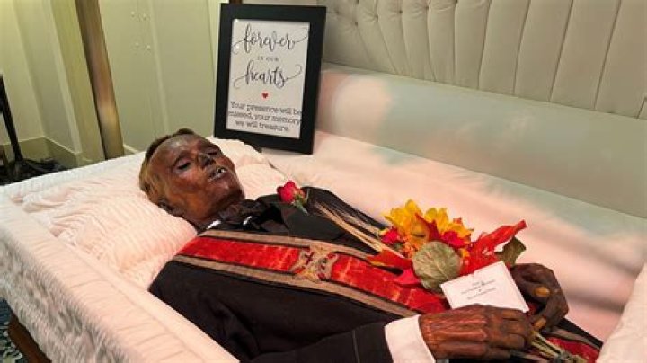 Did Sienna Mae Commit Suicide? Death News Viral- Is She Dead Or Alive?