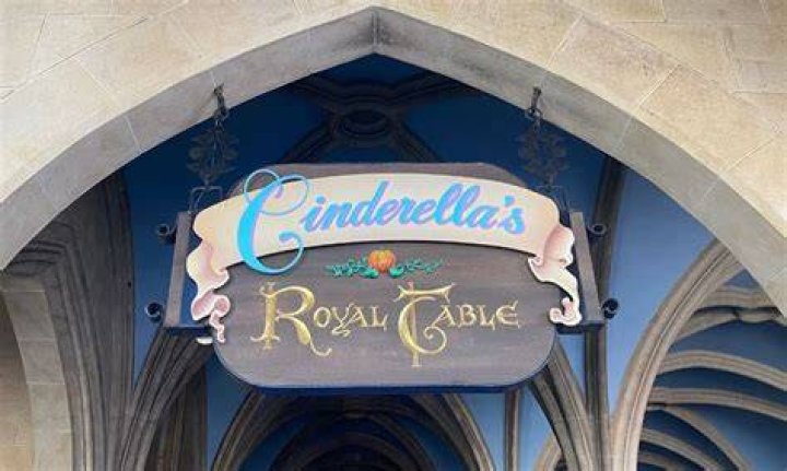 Do you leave a tip at Cinderella's Royal table?