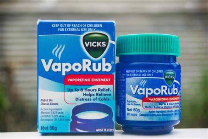 How does Vicks VapoRub work?