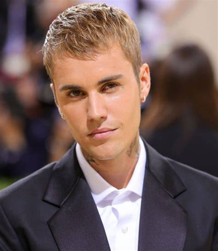How long was Justin Bieber's Purpose Tour?
