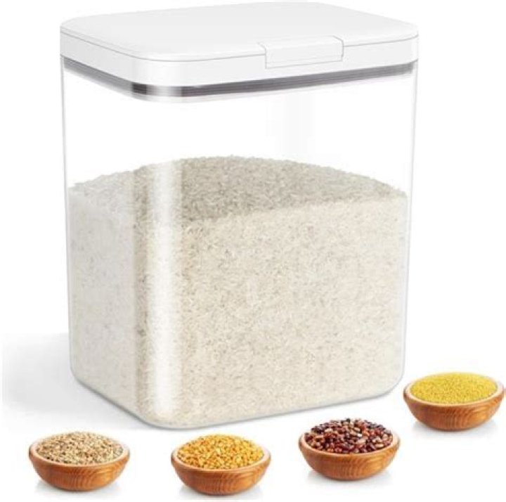 Is it safe to store rice in plastic containers?