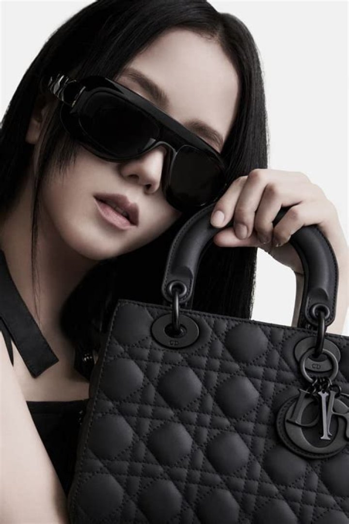 Is Jisoo sponsored by Dior?