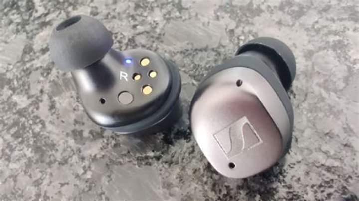 Is Sennheiser Momentum 3 comfortable?