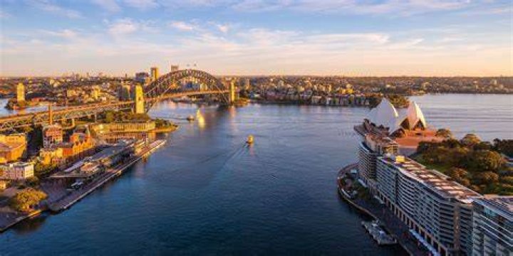 Is Sydney more famous than Melbourne?