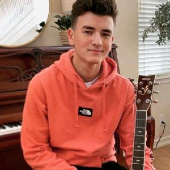 Mark Bontempo Wiki: Jojo Siwa, Age, TikTok, Family, Height, Facts