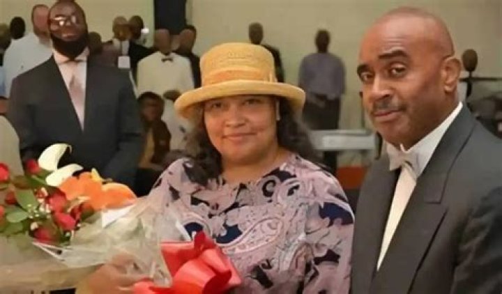 Pastor Gino Jennings Net Worth – Gino Jennings Wife, Age, Children, Church, Sermons, Events