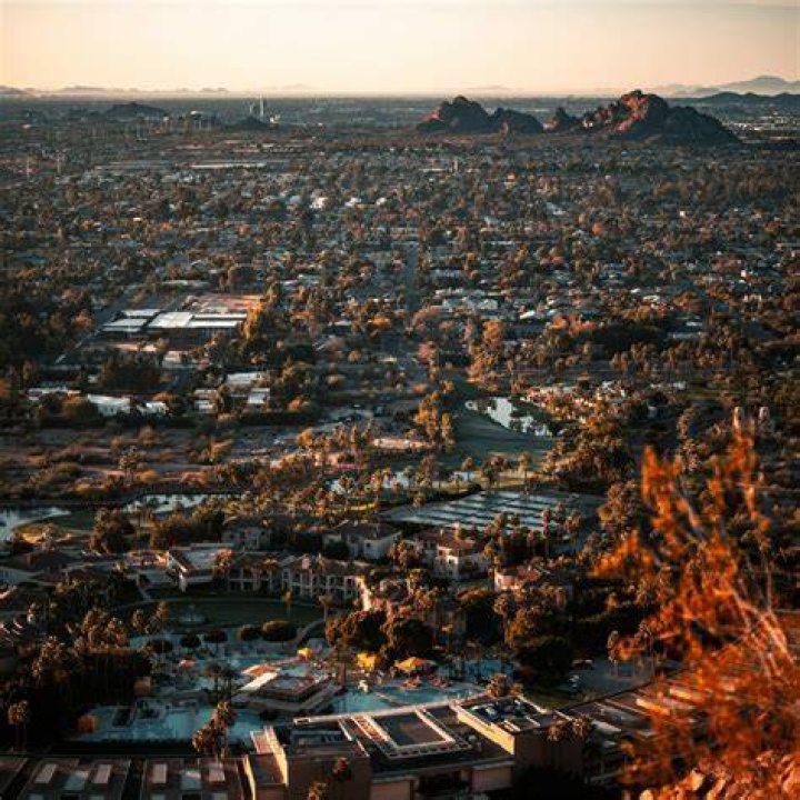 What city has 70 degrees year round?