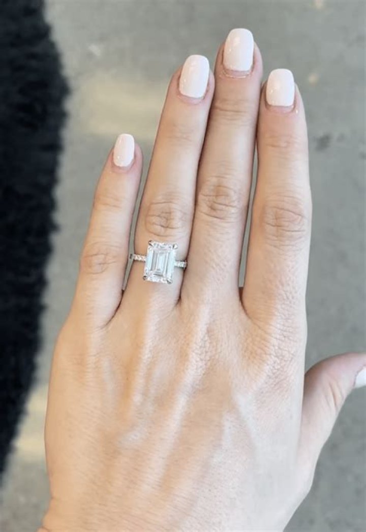 What is scheana's ring?