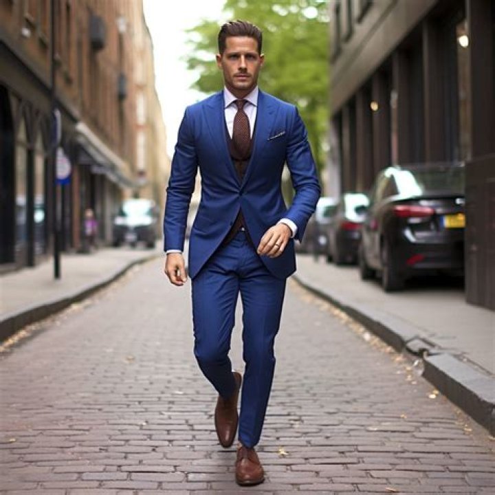 What shoes with dark blue suit?