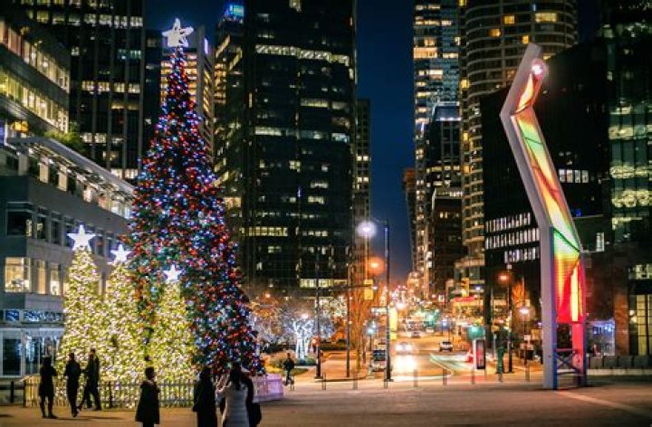 Where can I see Christmas lights in Vancouver?