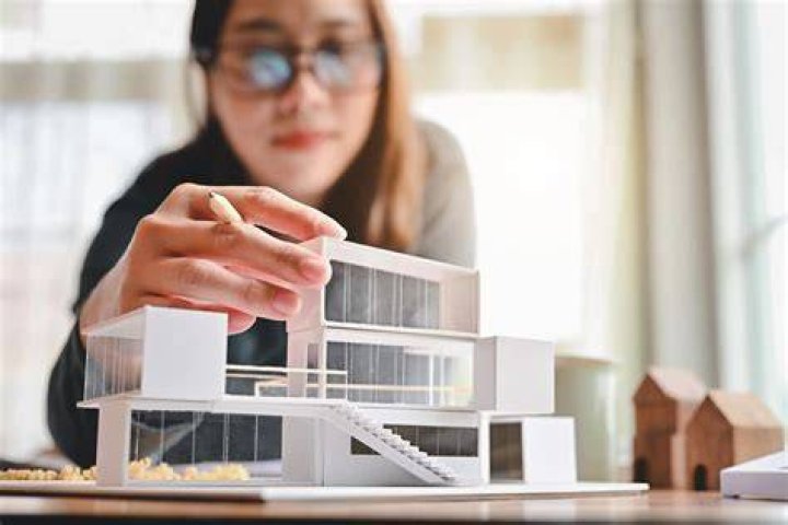 Which type of architect earns the most?
