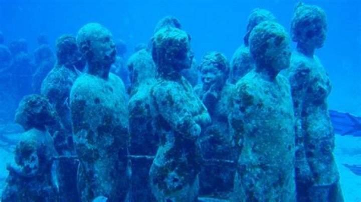 Why are there underwater statues?