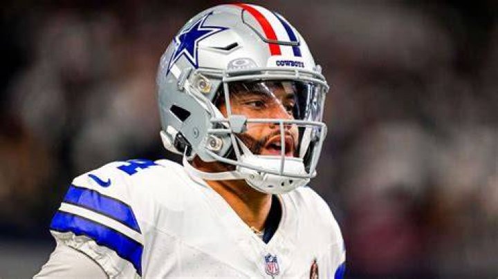 Why do the Dallas Cowboys have red white and blue on their helmets?