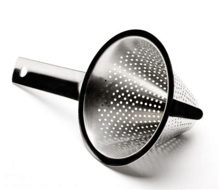 Why is a chinois conical?