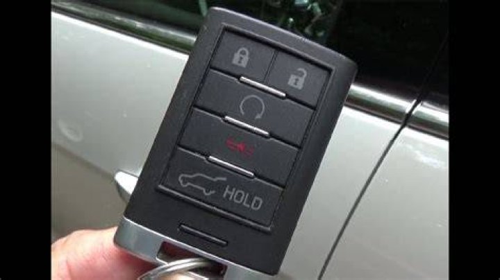 Will car turn off without key fob?